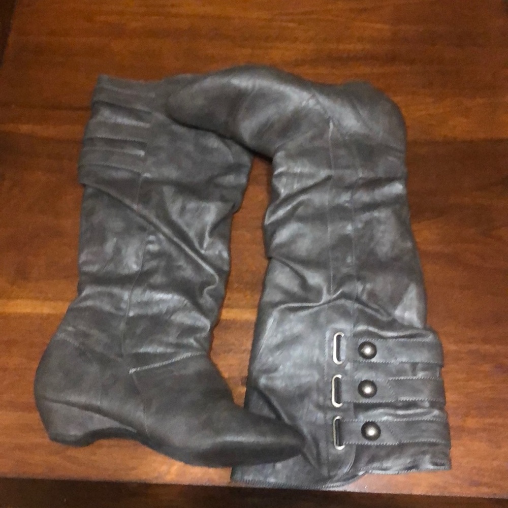 Grey boots